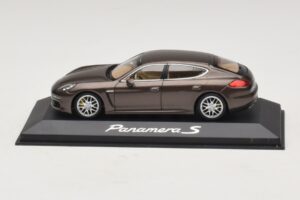 Porsche Panamera 970 S Braun Metallic Minichamps 1:43 WAP0203400E Metall