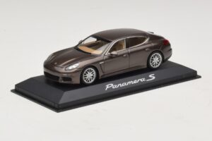 Porsche Panamera 970 S Braun Metallic Minichamps 1:43 WAP0203400E Metall – Bild 2 von 5