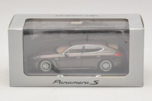 Porsche Panamera 970 S Braun Metallic Minichamps 1:43 WAP0203400E Metall – Bild 5 von 5
