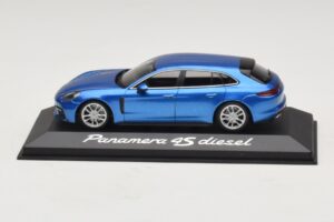 Porsche Panamera 971 4S Diesel Blau Metallic Minichamps 1:43 WAP0207600H Metall