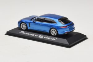 Porsche Panamera 971 4S Diesel Blau Metallic Minichamps 1:43 WAP0207600H Metall – Bild 3 von 5