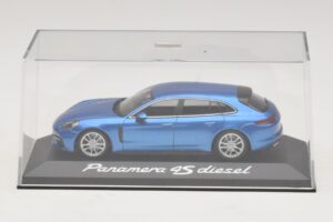 Porsche Panamera 971 4S Diesel Blau Metallic Minichamps 1:43 WAP0207600H Metall – Bild 4 von 5