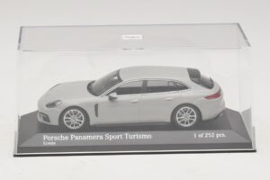 Porsche Panamera 971 Sport Turismo 4E-Hybrid Grau Minichamps 1:43 410066114 Metall – Bild 4 von 5