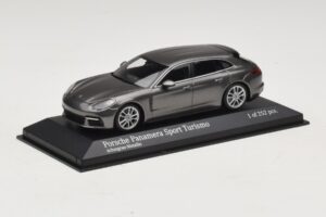 Porsche Panamera 971 Sport Turismo 4S Grau Minichamps 1:43 410066111 Metall – Bild 2 von 5