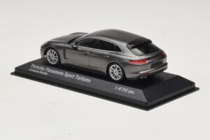 Porsche Panamera 971 Sport Turismo 4S Grau Minichamps 1:43 410066111 Metall – Bild 3 von 5