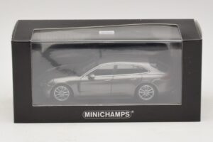Porsche Panamera 971 Sport Turismo 4S Grau Minichamps 1:43 410066111 Metall – Bild 5 von 5