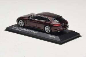 Porsche Panamera 971 Sport Turismo 4S Rot Minichamps 1:43 410066110 Metall – Bild 3 von 5