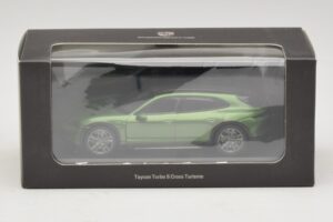 Porsche Taycan Turbo S Cross Turismo Grün Minichamps 1:43 WAP0207830M003 Metall – Bild 5 von 5