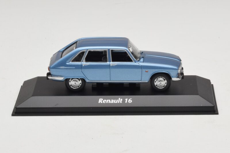 Renault 16 Hellblau Metallic Maxichamps 1:43 Renault 16 Hellblau Metallic Maxichamps 1:43 940113100 Metall