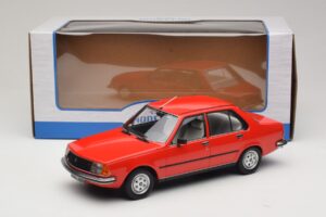 Renault 18 Rot MCG 1:18 MCG18595 Metall – Bild 6 von 6