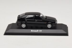 Renault 19 Schwarz Maxichamps 1:43 Renault 19 Schwarz Maxichamps 1:43 940113701 Metall
