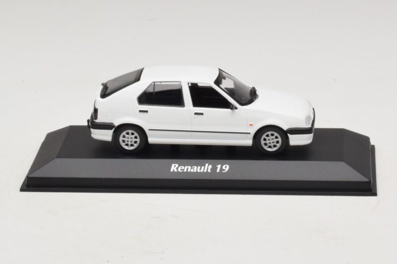 Renault 19 Weiss Maxichamps 1:43 940113700 Metall