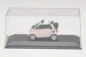 Smart Fortwo 450 Cabrio Weiss Legally Blonde 2 Ersatzkarton Minichamps 1:43 402173900-R1 Metall – Bild 4 von 5