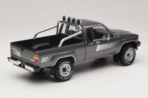 Toyota Hilux N50 Xtra Cab 4x4 Grau Metallic KK-Scale 1:18 KKDC181563 Metall – Bild 2 von 6