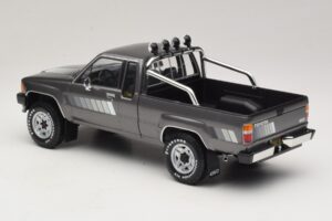 Toyota Hilux N50 Xtra Cab 4x4 Grau Metallic KK-Scale 1:18 KKDC181563 Metall – Bild 5 von 6
