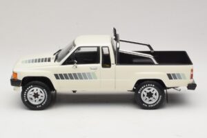 Toyota Hilux N50 Xtra Cab 4x4 Weiss KK-Scale 1:18 KKDC181564 Metall – Bild 3 von 6