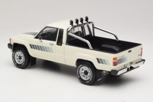 Toyota Hilux N50 Xtra Cab 4x4 Weiss KK-Scale 1:18 KKDC181564 Metall – Bild 5 von 6