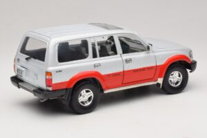 Toyota Land Cruiser J80 Silber Rot Road Legends 1:18 92098 Metall – Bild 3 von 8