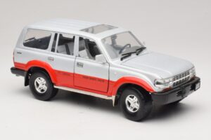 Toyota Land Cruiser J80 Silber Rot Road Legends 1:18 92098 Metall – Bild 6 von 8