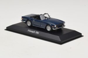 Triumph TR6 Dunkelblau Maxichamps 1:43 940132570 Metall – Bild 3 von 5