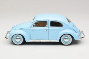 Volkswagen Käfer Blau Bburago 1:18 3381 Metall – Bild 4 von 8