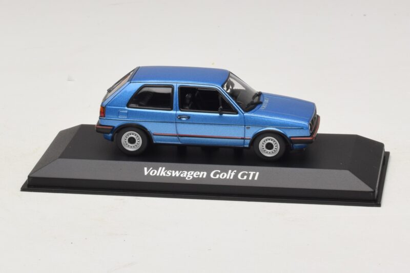 Volkswagen Golf GTI Mk2 Blau Metallic Maxichamps 1:43 940054120 Metall