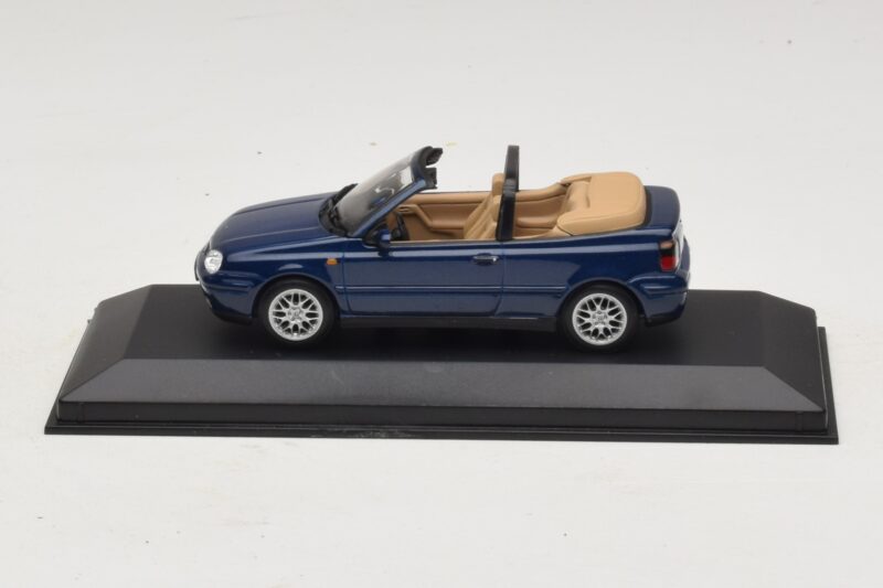 Volkswagen Golf Mk4 Cabriolet Blau Händler-Edition Minichamps 1:43 GOLF005 Metall