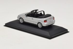 Volkswagen Golf Mk4 Cabriolet Silber Händler-Edition Minichamps 1:43 GOLF004 Metall – Bild 3 von 5