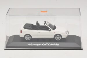 Volkswagen Golf Mk4 Cabriolet Weiss Maxichamps 1:43 940058330 Metall – Bild 4 von 5