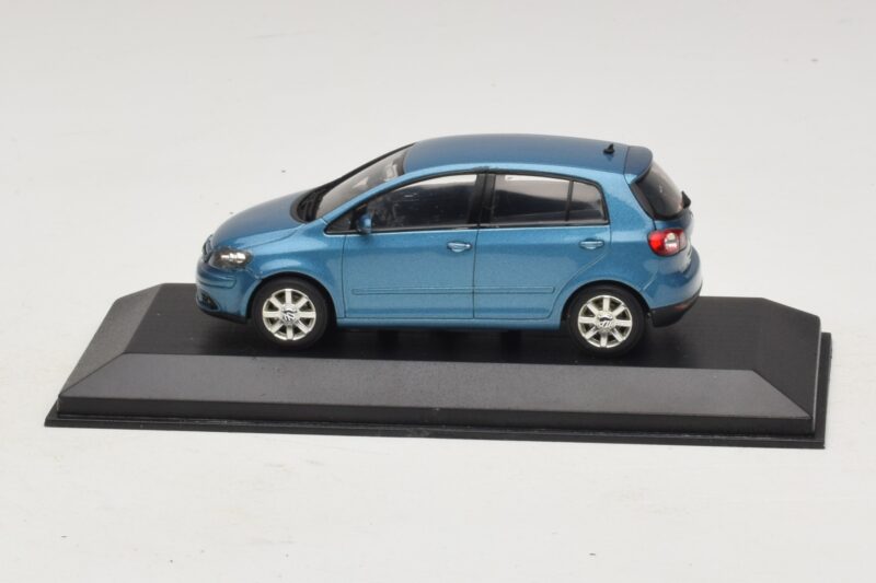 Volkswagen Golf Plus Mk5 Blau Metallic Ersatzkarton Minichamps 1:43 Volkswagen Golf Plus Mk5 Blau Metallic Ersatzkarton Minichamps 1:43 GOLF02-R1 Metall