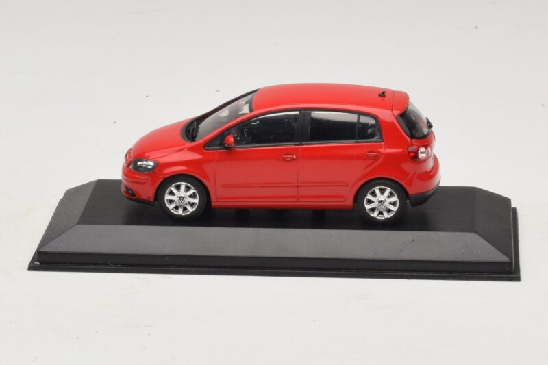 Volkswagen Golf Plus Mk5 Tornado Red Ersatzkarton Minichamps 1:43 Volkswagen Golf Plus Mk5 Tornado Red Ersatzkarton Minichamps 1:43 821911110-R1 Metall