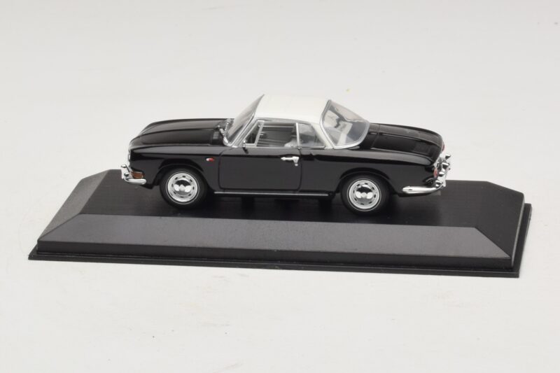 Volkswagen Karmann Ghia Schwarz mit weissem Dach Minichamps 1:43 430050224 Metall