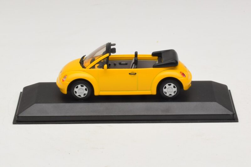 Volkswagen New Beetle Cabriolet Gelb Minichamps 1:43 Volkswagen New Beetle Cabriolet Gelb Minichamps 1:43 BEETLE002 Metall