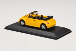 Volkswagen New Beetle Cabriolet Gelb Minichamps 1:43 BEETLE002 Metall – Bild 3 von 5
