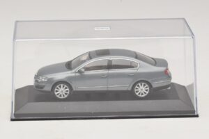 Volkswagen Passat B6 Grau Metallic Minichamps 1:43 PASSAT006 Metall – Bild 4 von 5
