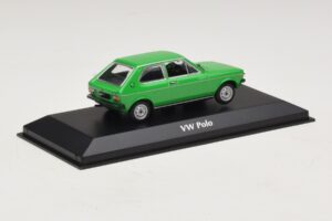 Volkswagen Polo Mk1 Grün Maxichamps 1:43 940050501 Metall – Bild 2 von 5