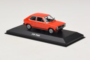 Volkswagen Polo Mk1 Rot Maxichamps 1:43 940050500 Metall – Bild 3 von 5