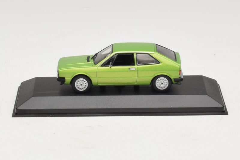 Volkswagen Scirocco Mk1 Grün Metallic Ersatzkarton Maxichamps 1:43 Volkswagen Scirocco Mk1 Grün Metallic Ersatzkarton Maxichamps 1:43 940050420-R1 Metall
