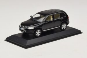Volkswagen Touareg 7L Schwarz Minichamps 1:43 TOUAREG002 Metall – Bild 2 von 5