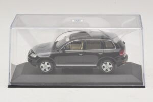 Volkswagen Touareg 7L Schwarz Minichamps 1:43 TOUAREG002 Metall – Bild 4 von 5