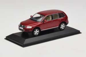 Volkswagen Touareg 7L Rot Minichamps 1:43 TOUAREG003 Metall – Bild 2 von 5