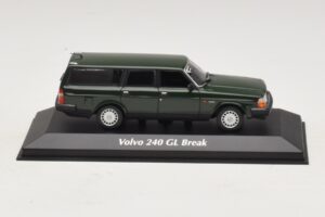 Volvo 240 GL Kombi Dunkelgrün Maxichamps 1:43 Volvo 240 GL Kombi Dunkelgrün Maxichamps 1:43 940171411 Metall