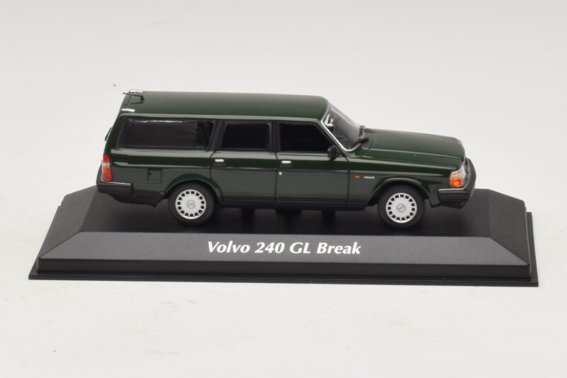 Volvo 240 GL Kombi Dunkelgrün Maxichamps 1:43 Volvo 240 GL Kombi Dunkelgrün Maxichamps 1:43 940171411 Metall