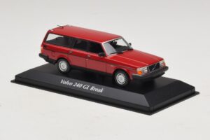 Volvo 240 GL Kombi Rot Maxichamps 1:43 940171410 Metall – Bild 3 von 5
