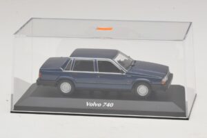 Volvo 740 Dark Blue Metallic Maxichamps 1:43 940171701 Metall – Bild 4 von 5